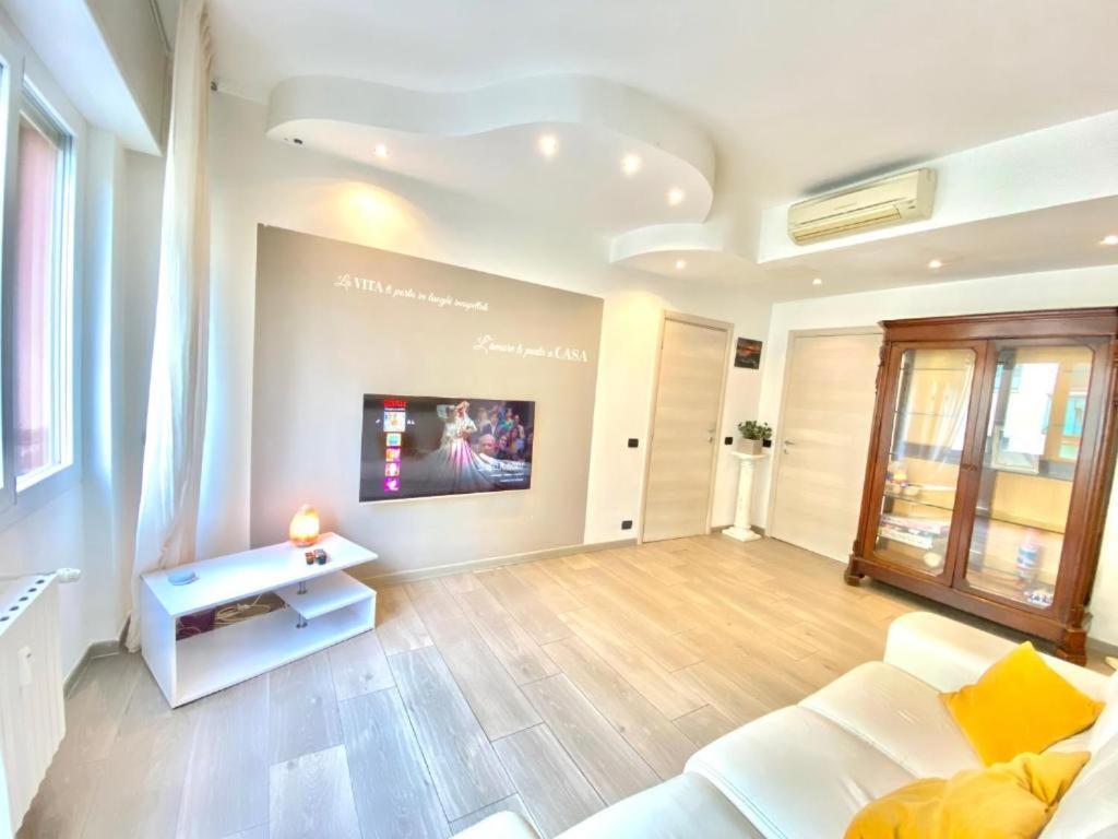 Bocconi Home, Moderno Con 2 Bagni E 2 Da Letto
